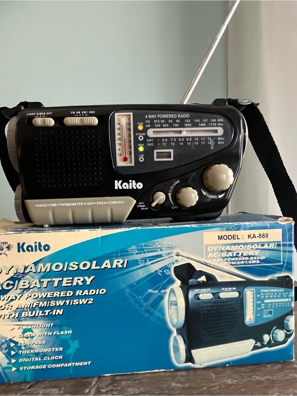 Kaito Dynamo Crank/Solar/AC/Battery Emergency Radio Tested Works